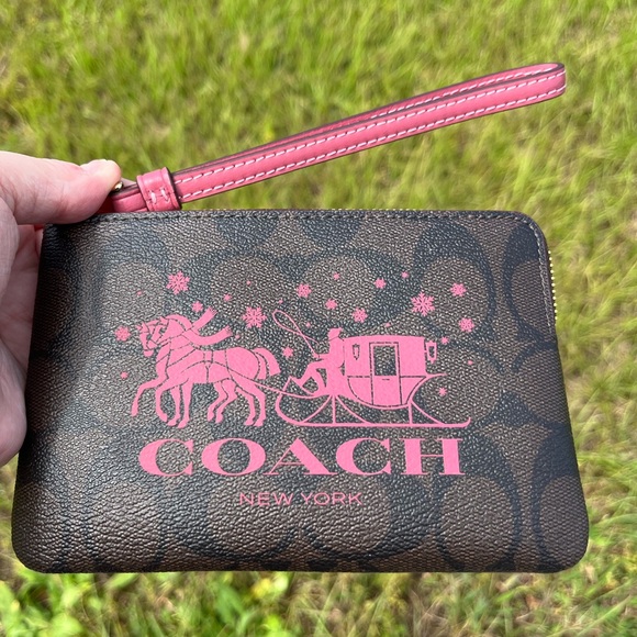 NWT Coach Signature Carriage Wristlet Pink and Brown - Picture 5 of 8